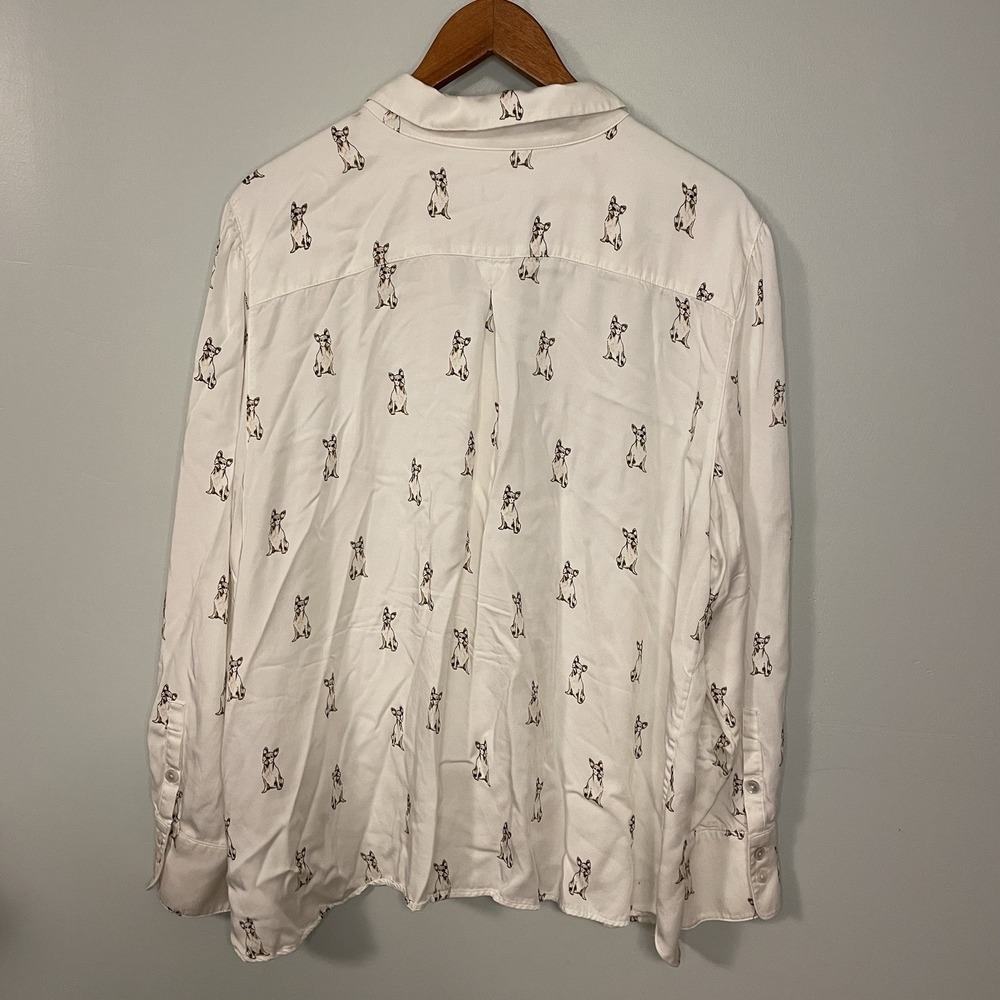 Chicos Size 4 20/22 White French Bulldog Print Button Front Novelty Print Top - Picture 4 of 7